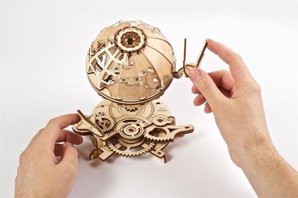 UGears Globus Model